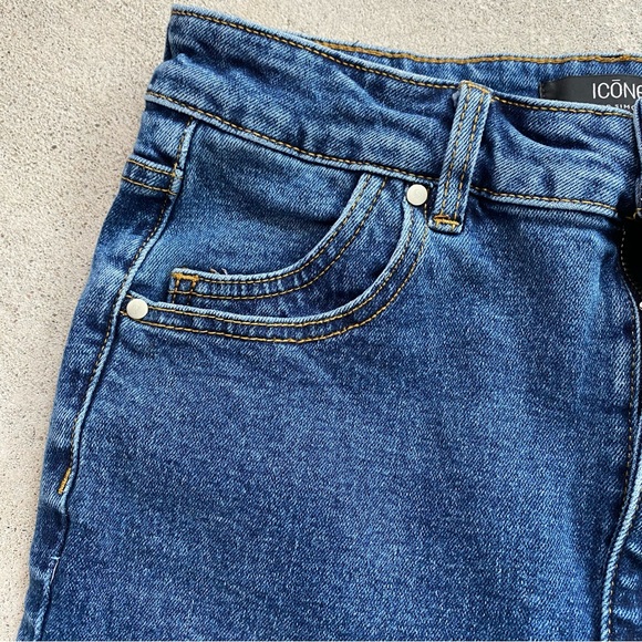 Simons Icône Super High Rise Flare Jeans - Picture 5 of 5